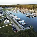 Am Yachthafen In * Peenemunde