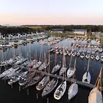 Am Yachthafen In Сasa de vacaciones Peenemunde