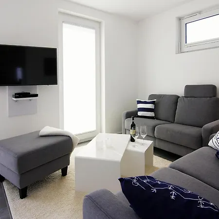 Am Yachthafen In * Peenemunde