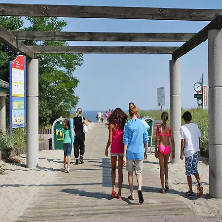 Am Yachthafen In Peenemunde